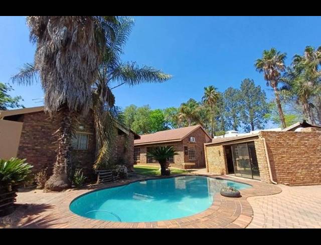 3 BEDROOM HOUSE FOR SALE IN SONNEVELD